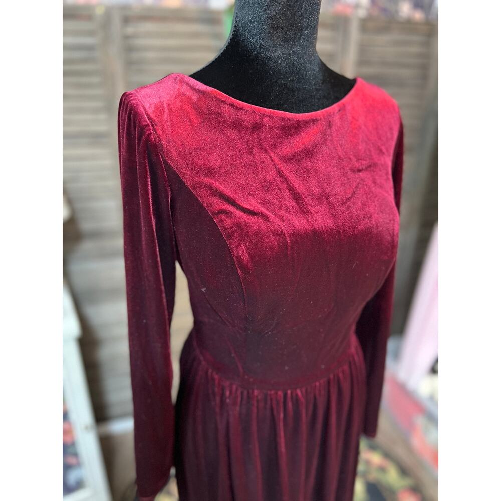 Burgundy Black Velvet Gown Size 8 Deep V Back Long Sleeve NWT Renz - Picture 4 of 9